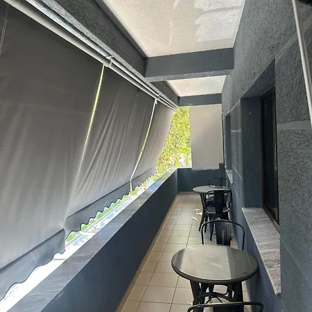 아파트 Holiday Apartments 티라나