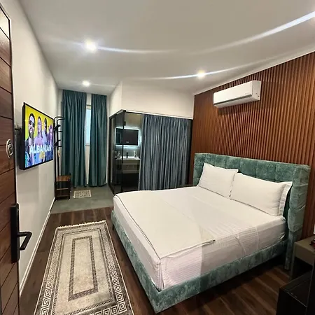 Holiday Apartments 아파트 티라나