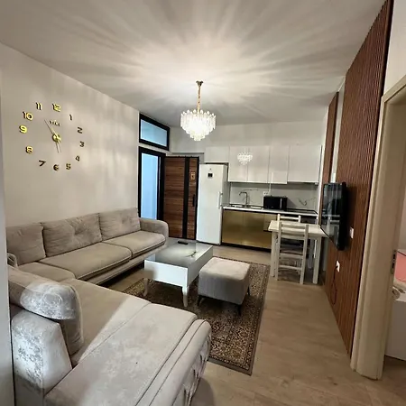 Holiday Apartments ティラナ