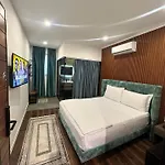 Holiday Apartments Apartment Tirana
