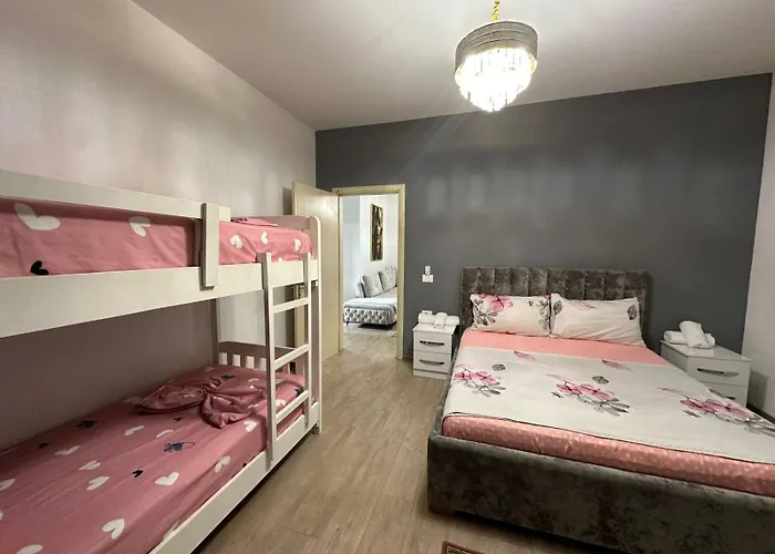 Holiday Apartments تيرانا