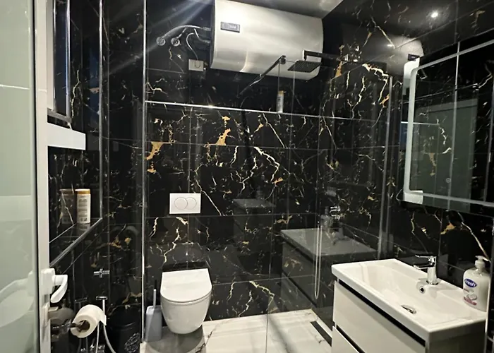 Holiday Apartments تيرانا